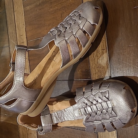 Comfortiva Shoes - Comfortiva Pillowtop Persa in Metallic Leather Sandal 7N
